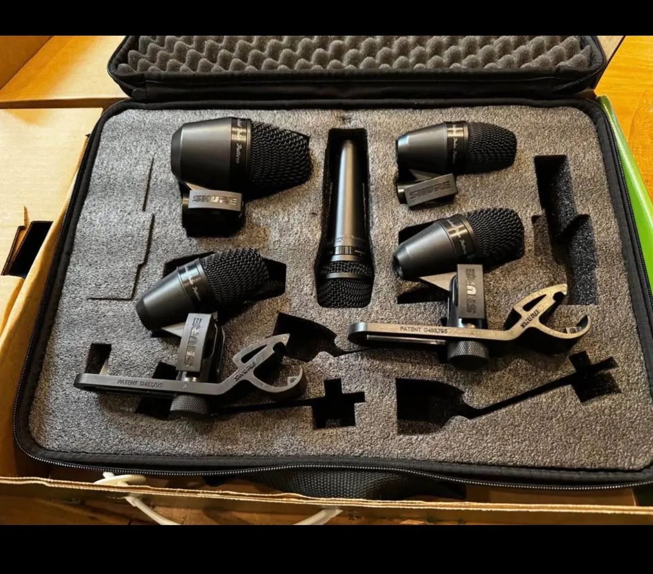 Microfone Shure Pgadrumkit5 Preto 5 Peças Para Percussão (Usado) - Foto 2