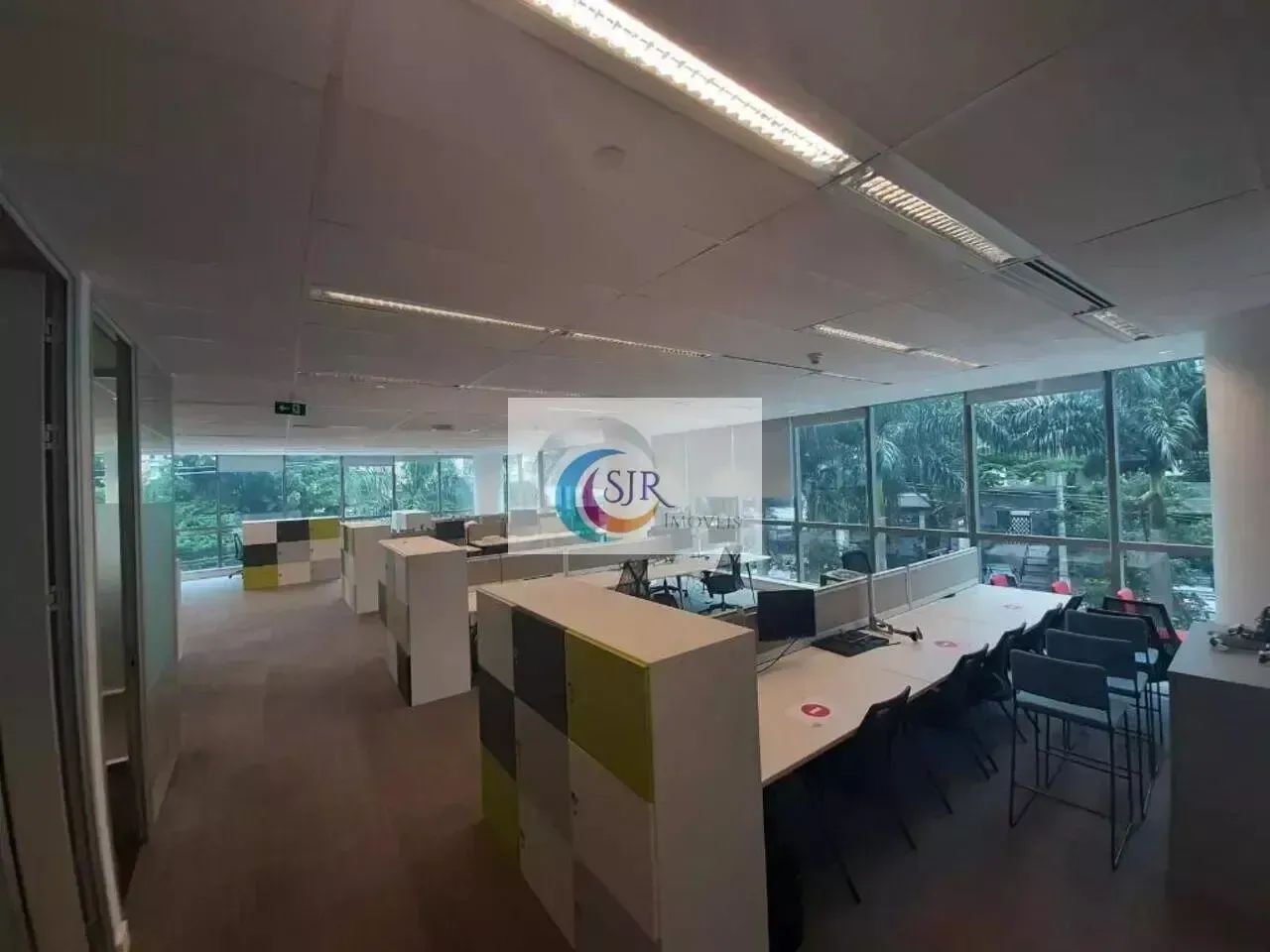 Conjunto comercial de 485,46 m² com 13 vagas no Itaim Bibi