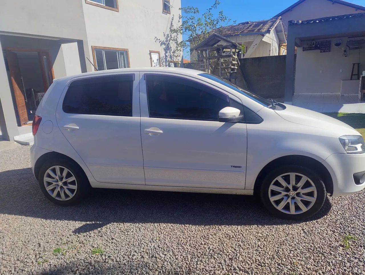 Volkswagen Fox 1.0 MI Total Flex 8V 5P 2011 - Foto 4