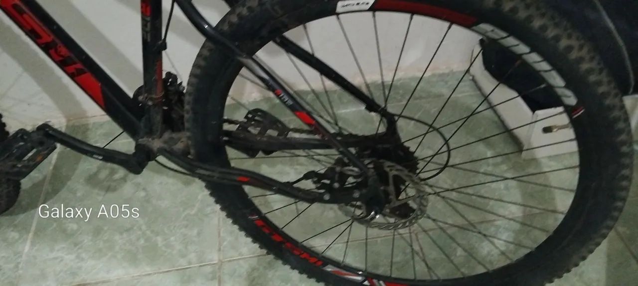 Vendo bike aro 29 funcionando perfeito estado - Foto 3