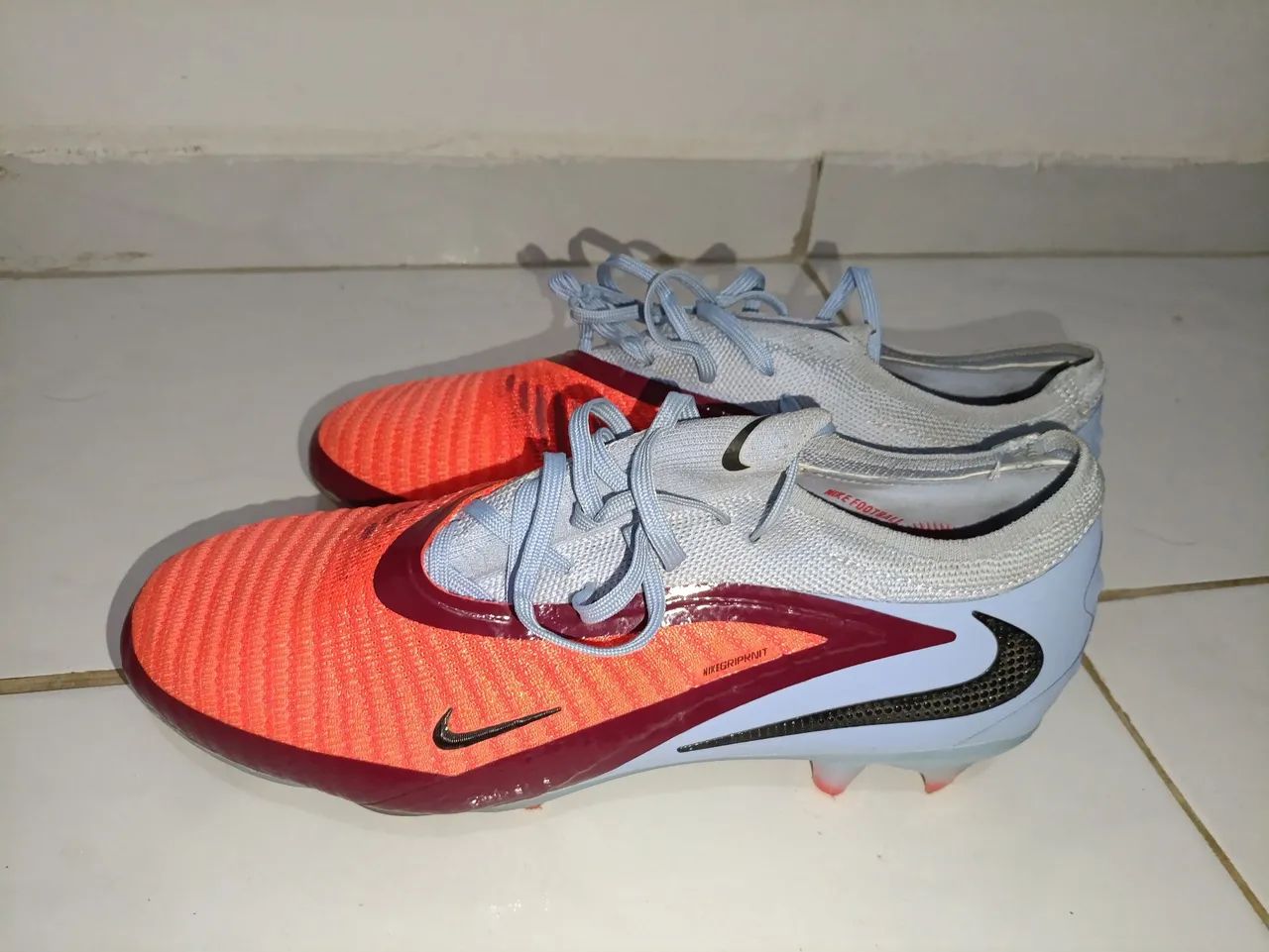 Chuteira de campo Nike Phantom - Foto 2
