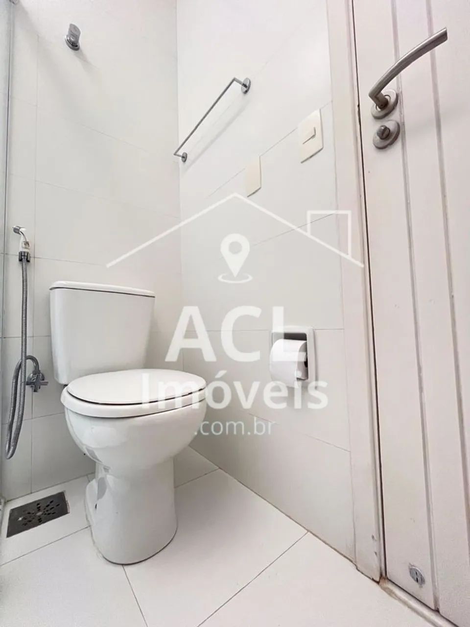 Casa para locação anual em Camburi | 80 m da praia | 3 suítes | Quintal | 12 vagas - Foto 14