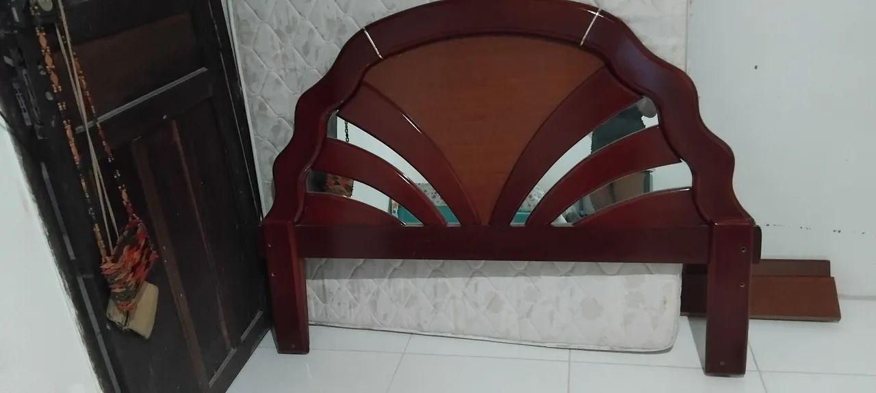 Cama de casal com colchão 