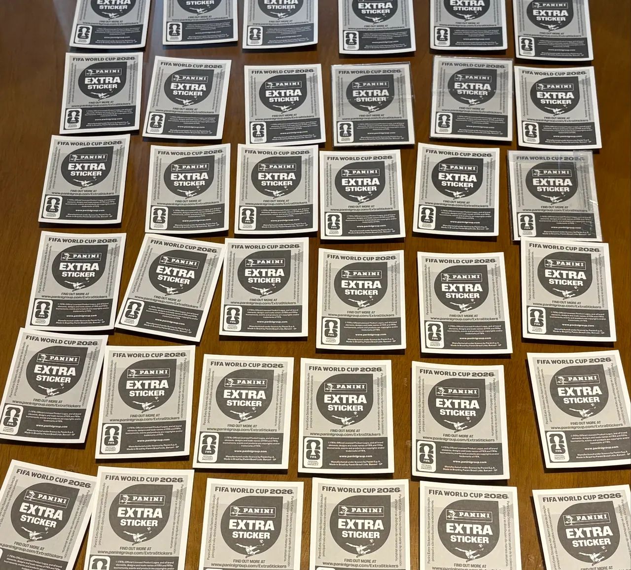 Extra Stickers Legend Bordô - R$49 UNIDADE - Panini 2026 - Foto 3