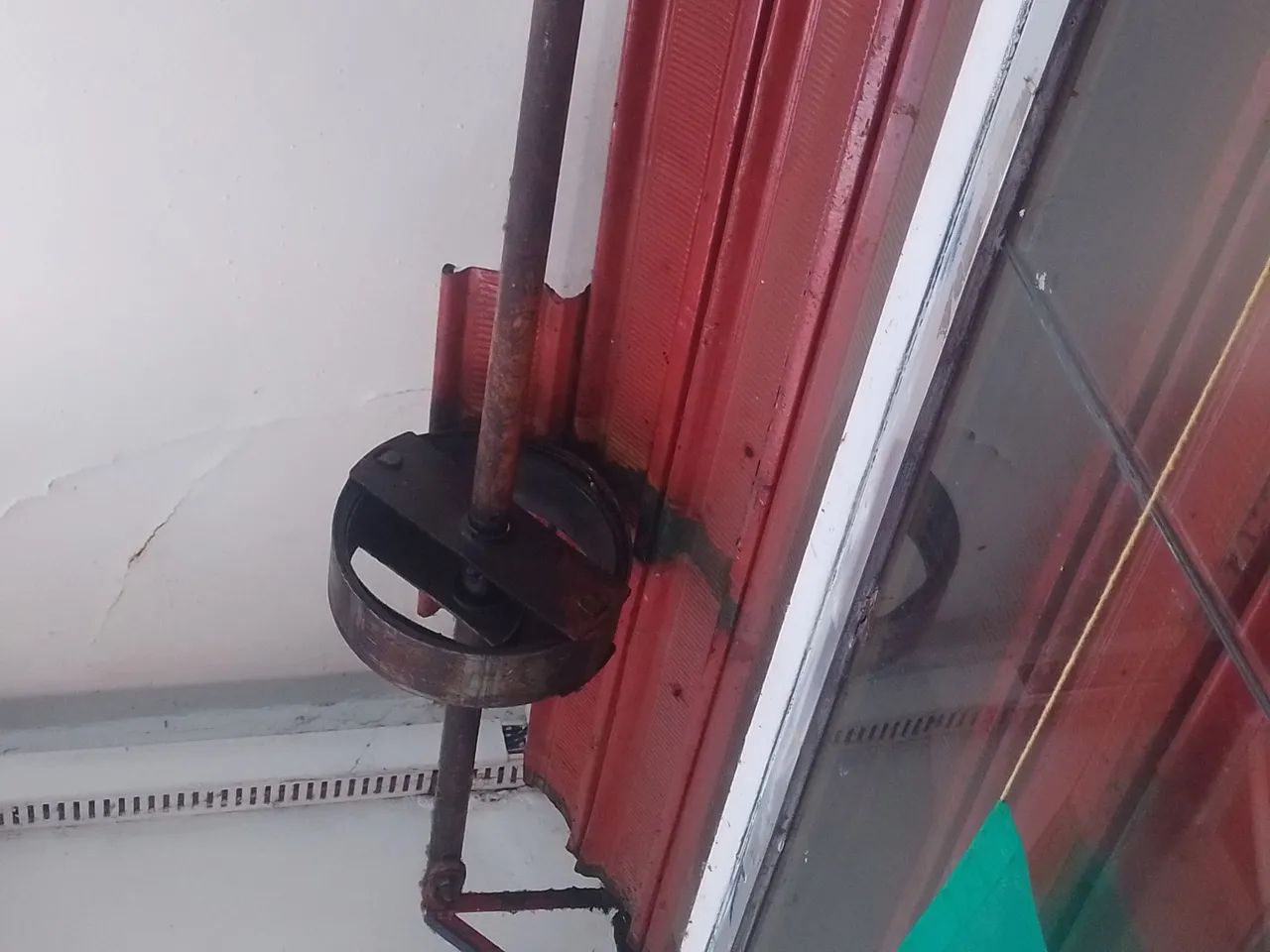 Manutenção e conserto de porta de enrolar  - Foto 5