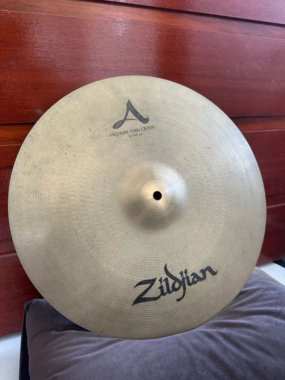 Prato Zildjian Avedis medium Thin Crash 16