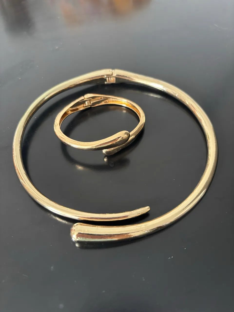 Conjunto de Pulseira e colar Dourados - Elegância e Sofisticação - Foto 2