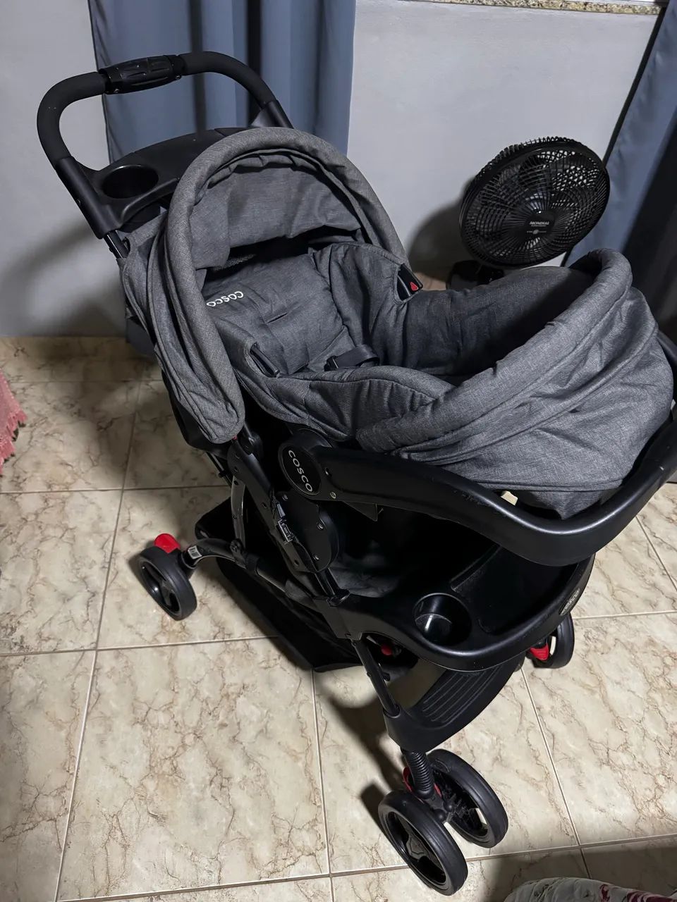 Vendo carrinho + bebê conforto Cosco  - Foto 3