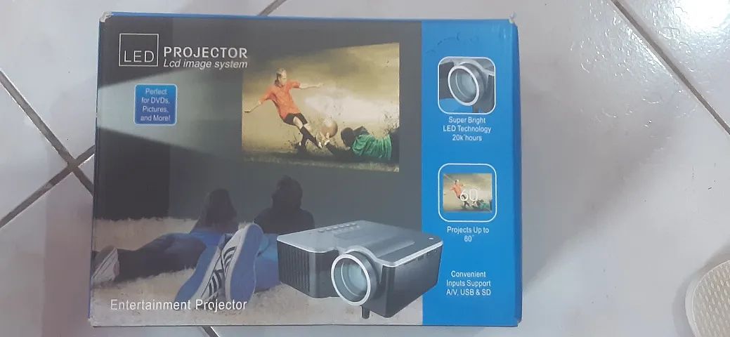 Vende-se projetor Unic UC2