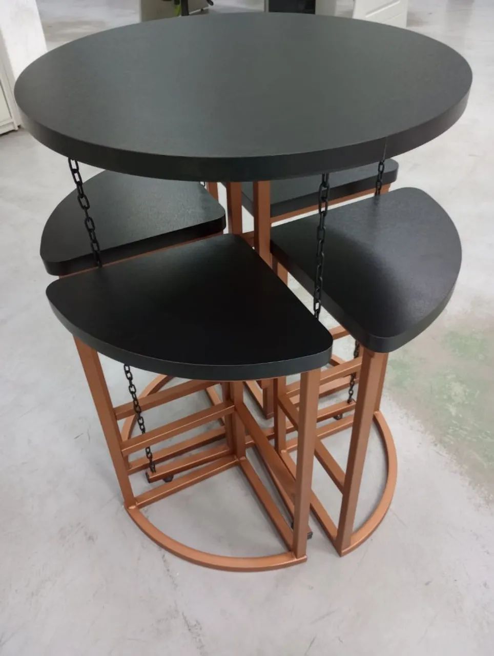 Mesa Bistrô com 4 banquetas, peça única e exclusiva 70x70  - Foto 2