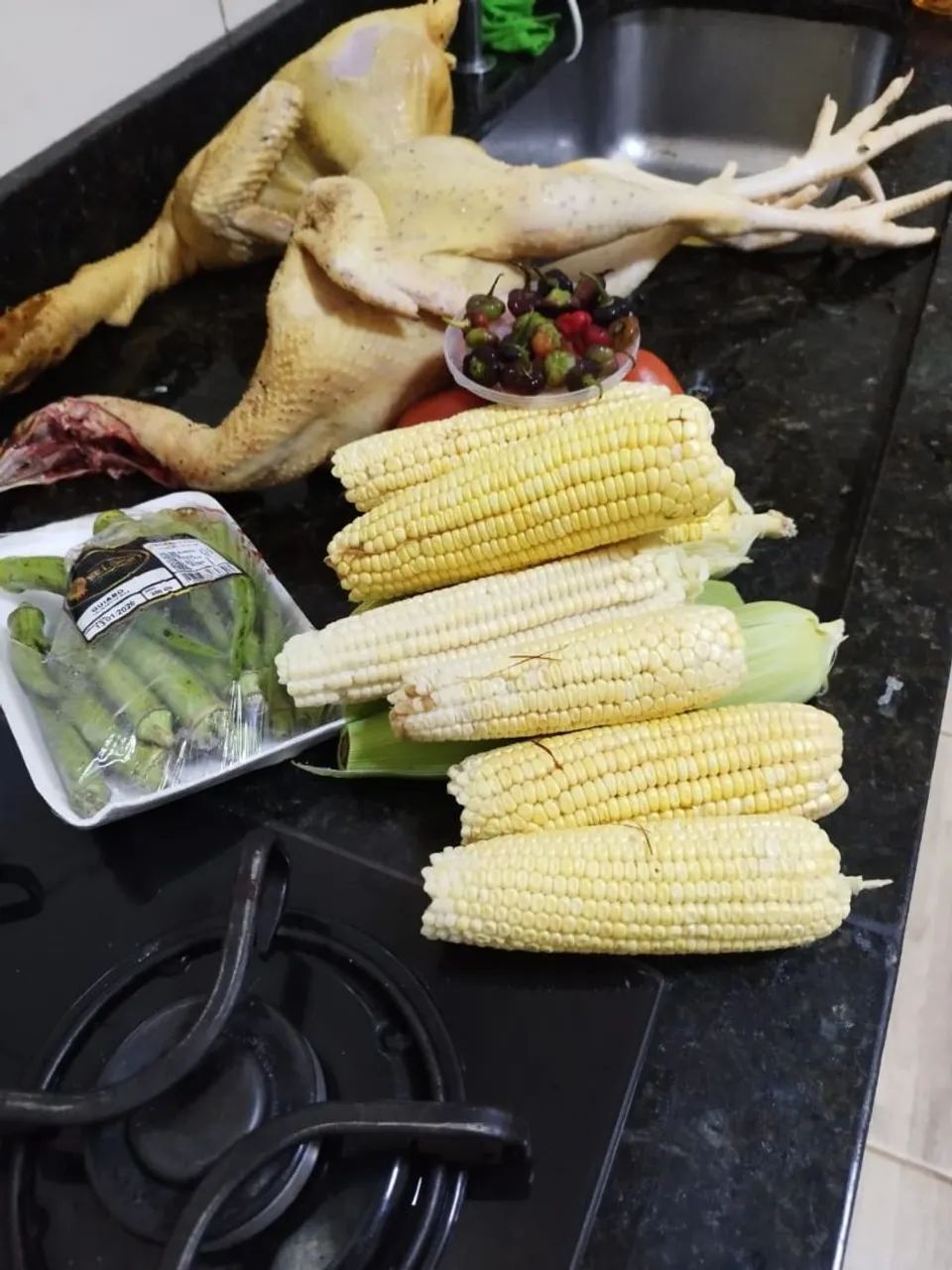 Frango Caipira ( Limpos e Cortados )
