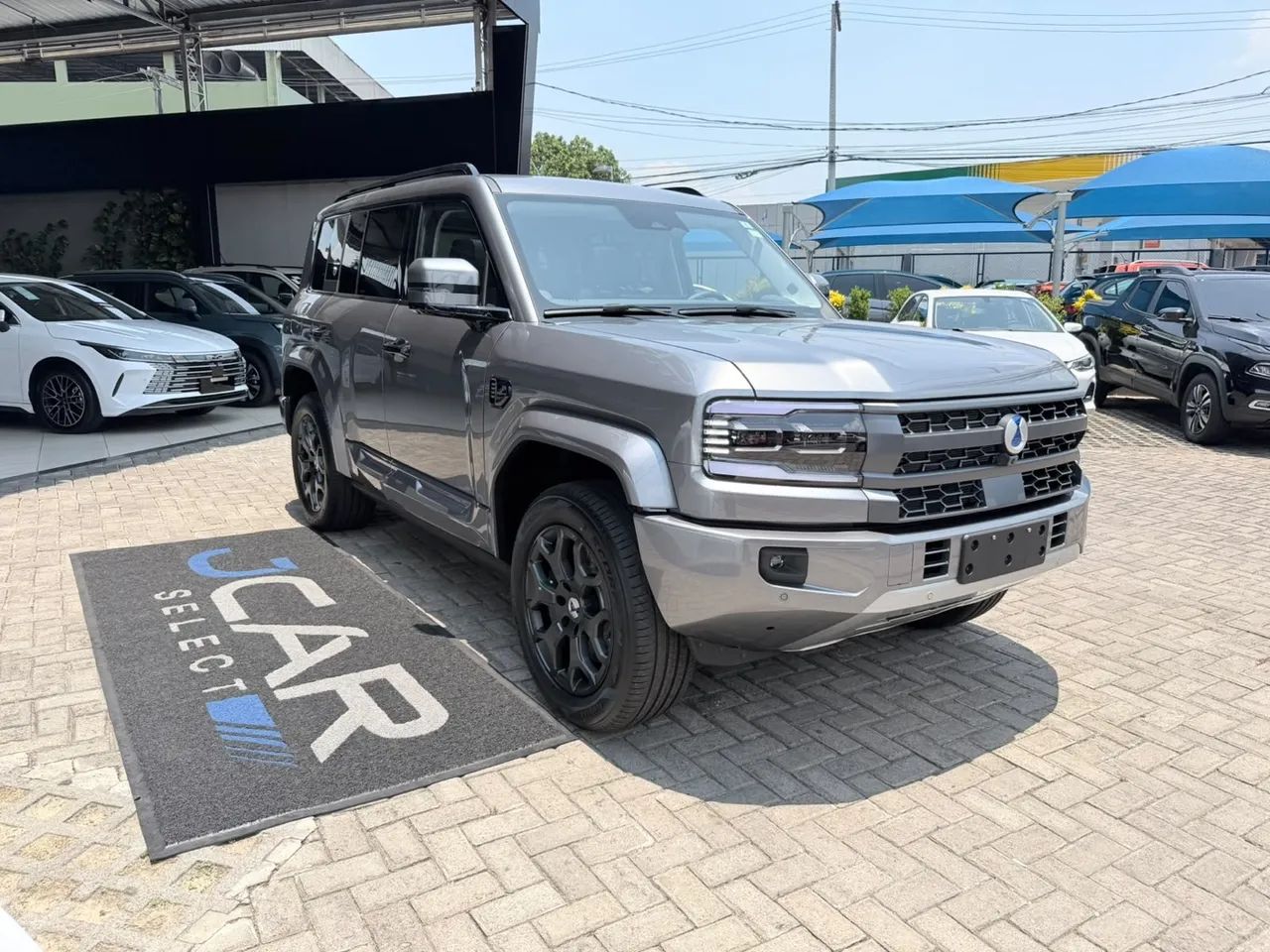 Denza B5 4WD, foto 2 de 11