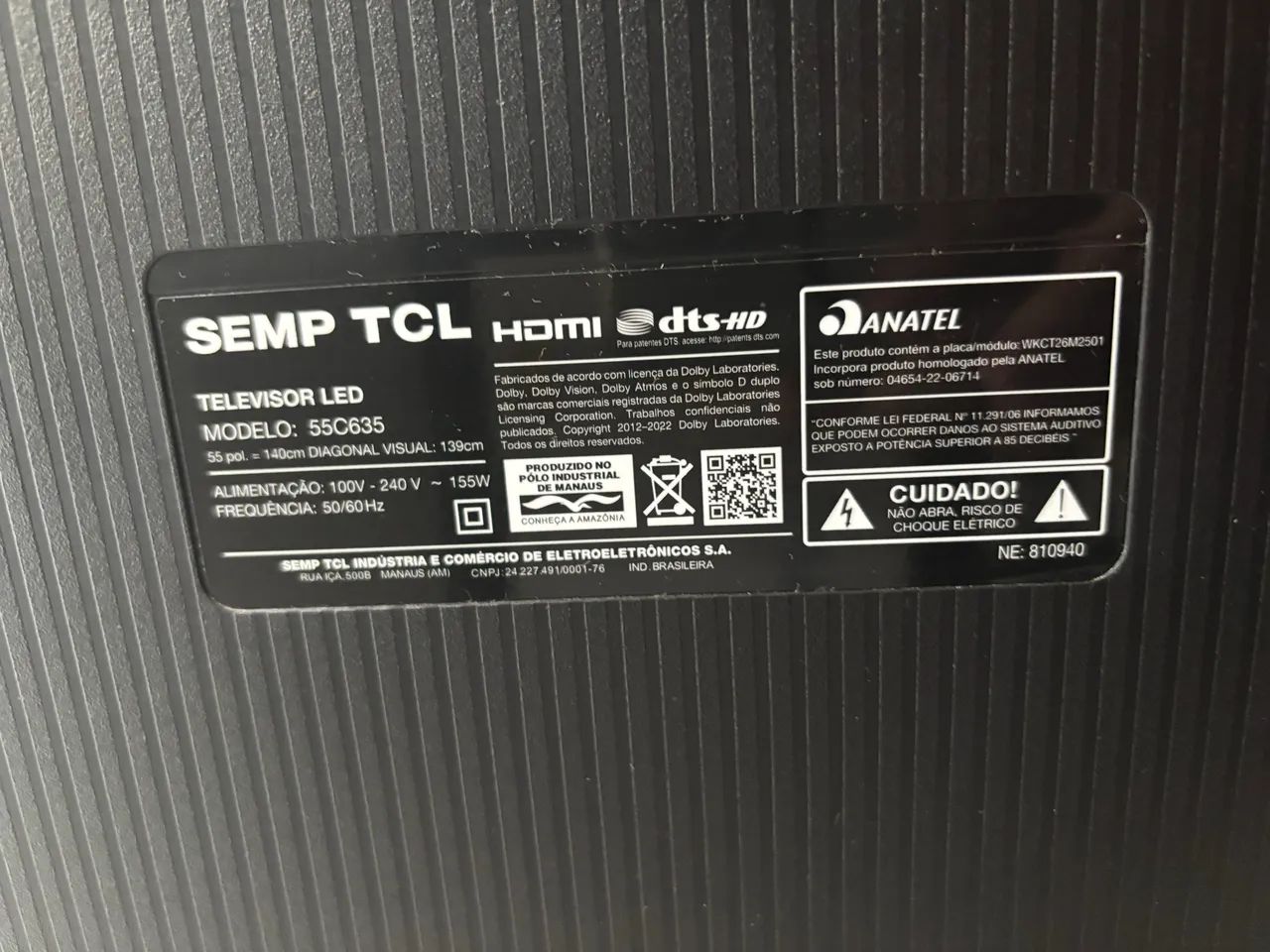 TV TCL 55 polegadas com listras 