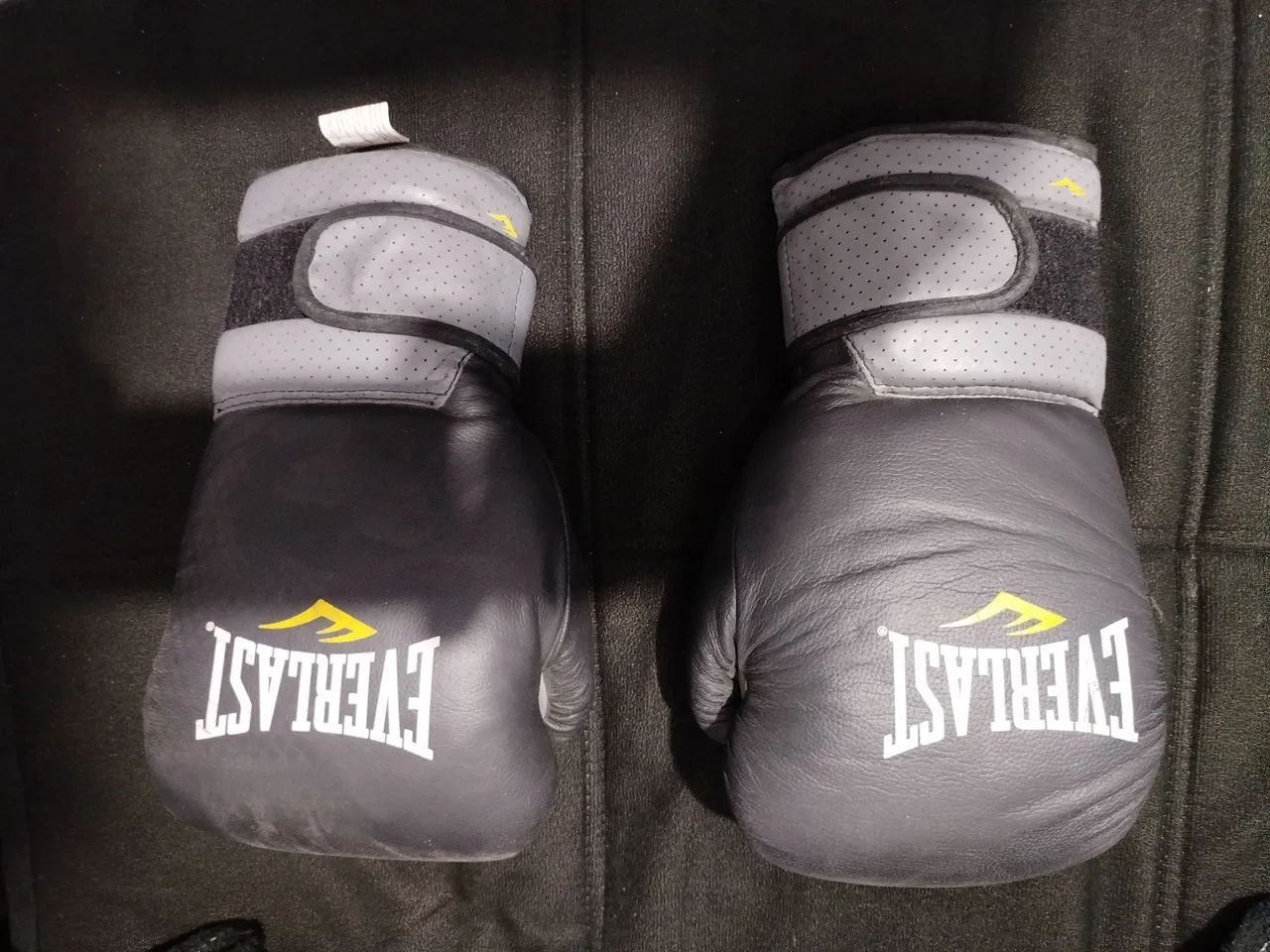 luva de boxe Everlast couro genuíno - Foto 4
