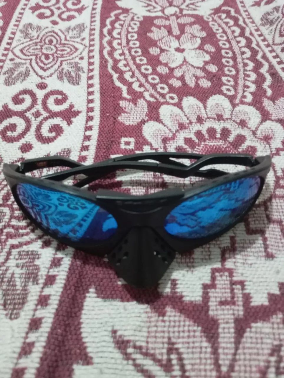 Dois óculos da Oakley 