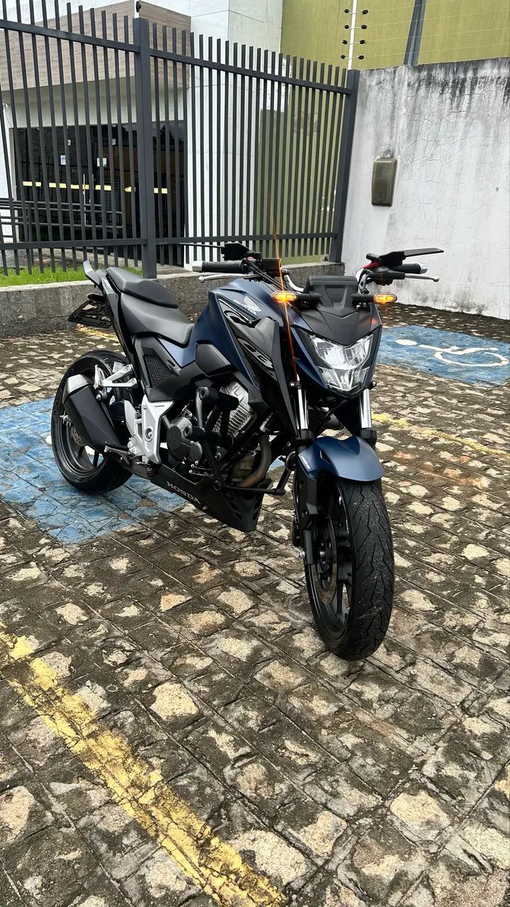 CB 300f 2025 Abs