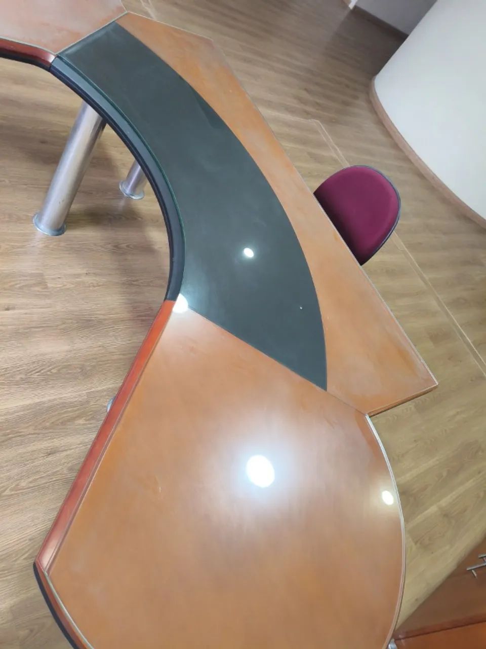 Mesa de escritório executiva em L - Foto 2