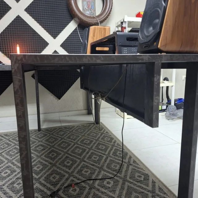 Mesa e aparador em aço - Tok Stok  - Foto 4