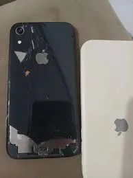 iPhone XR DETALHE CÂMERA TRAZEIRA E VIDRO