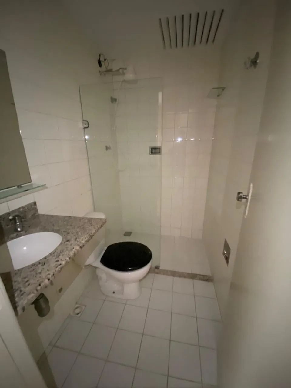 CASA EM PERFEITO ESTADO 2 QUARTOS E 2 BANHEIROS 