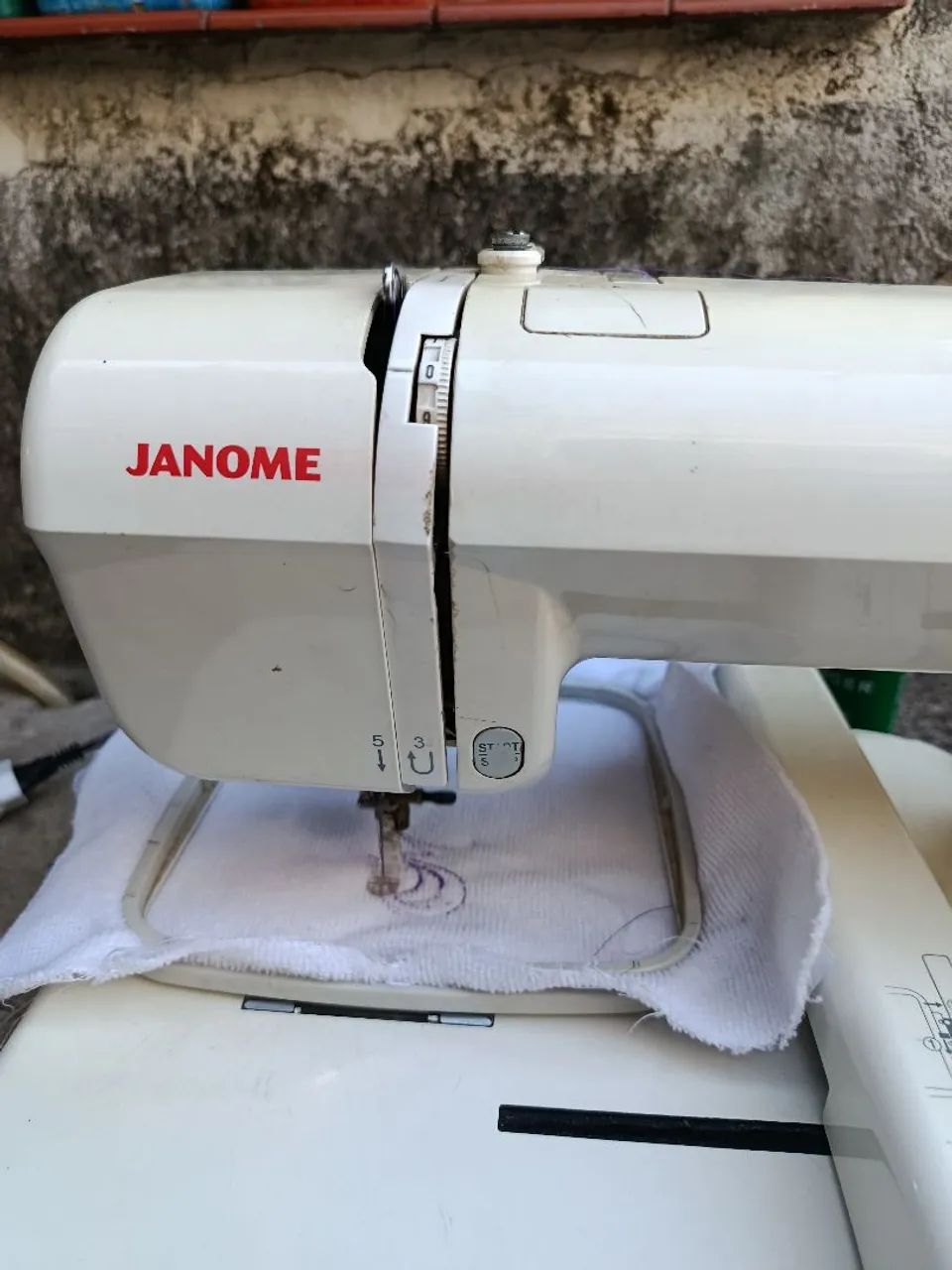 Máquina de bordar Janome MC 200E - Foto 5