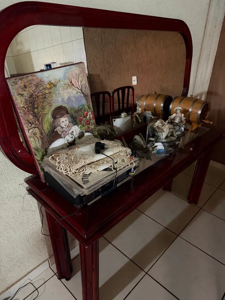 Mesa jogo de cadeiras e aparador  - Foto 4