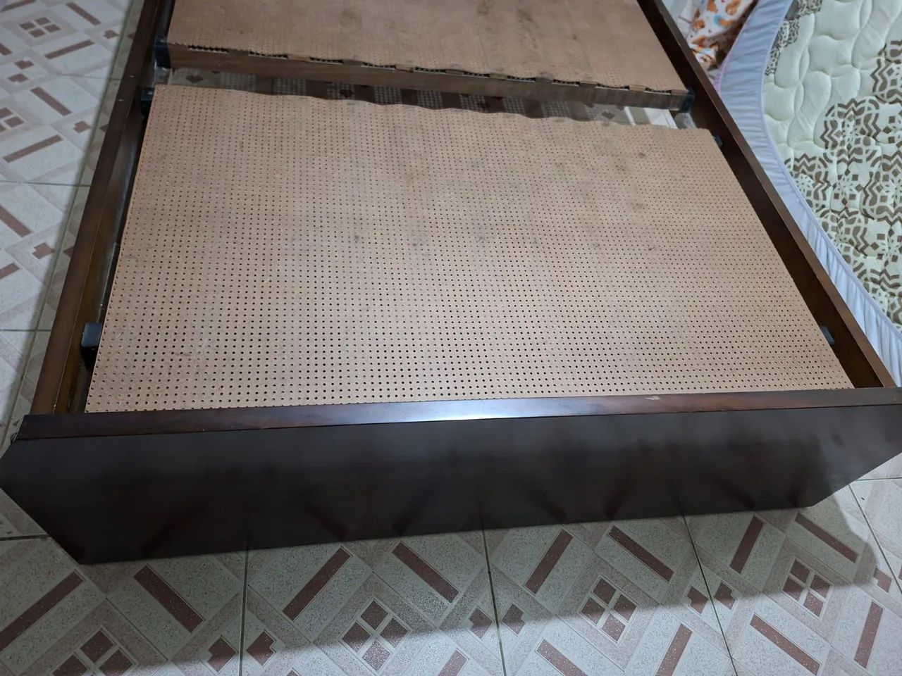 Cama de casal imbuia madeira maciça  - Foto 4