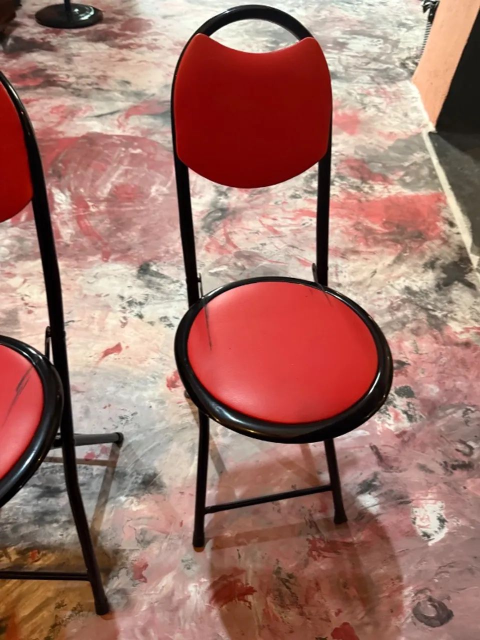 3 Banquetas dobráveis vermelhas - Foto 2