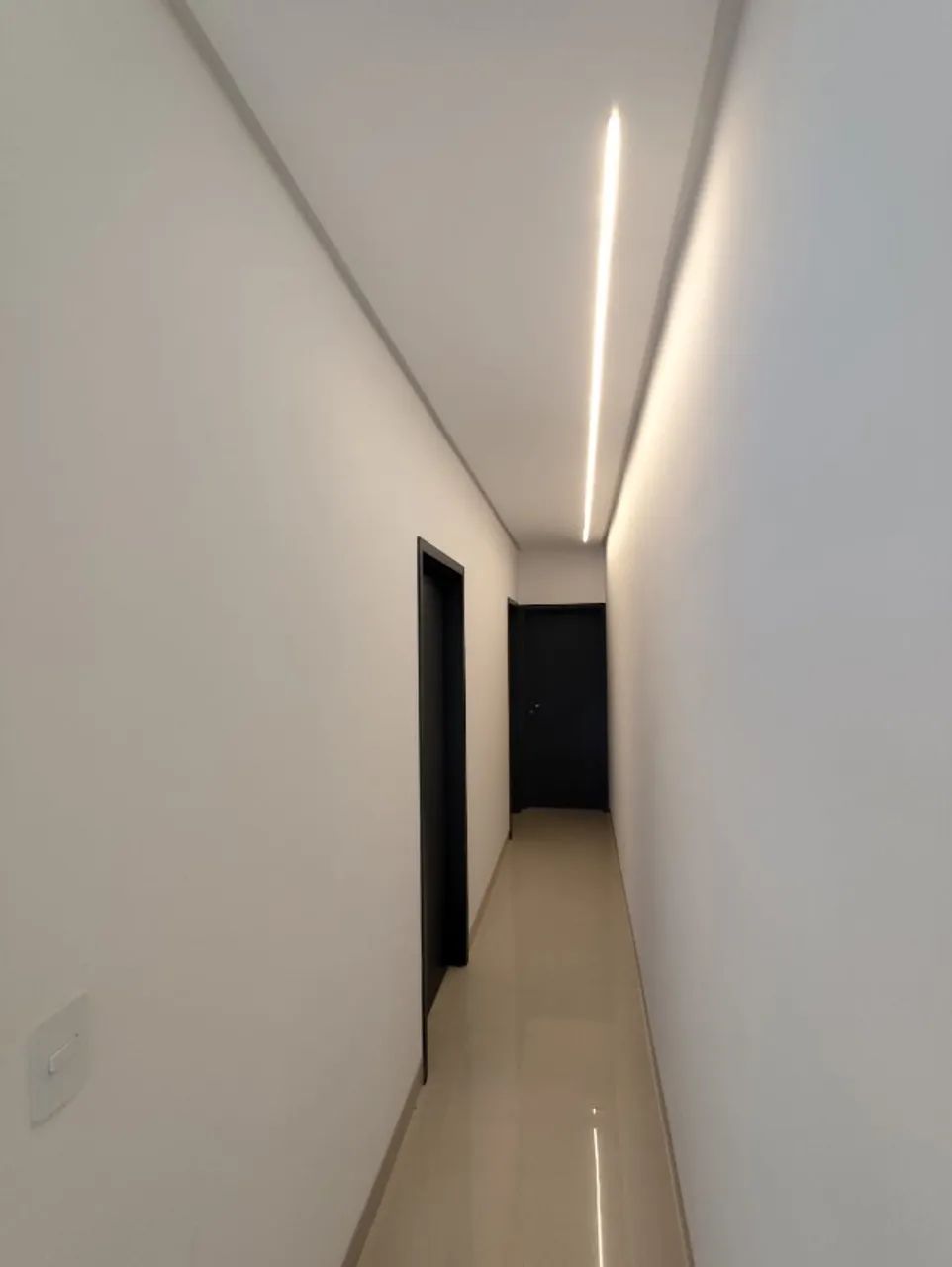 CASA DE ALTO PADRÃO COM PISCINA E HIDROMASSAGEM | PRONTA PARA MORAR | 3 QUARTOS - Foto 3