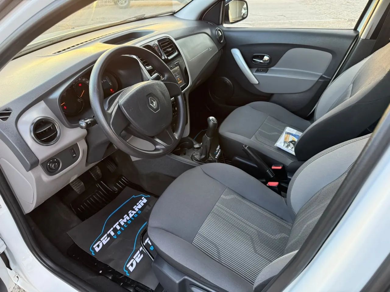 Renault Logan Expression Flex 1.0 12V 4P 2018 - Foto 2