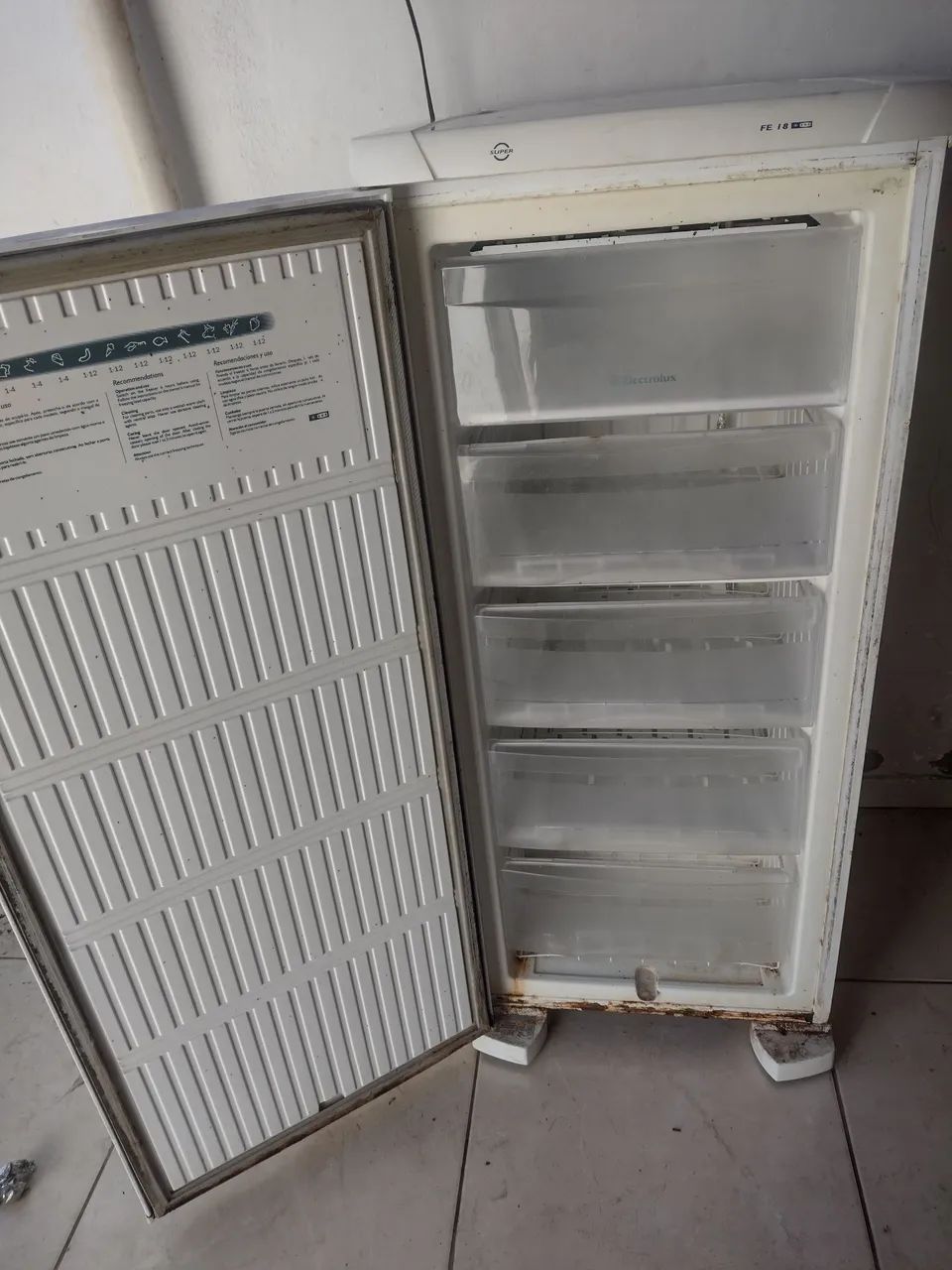 Vendo freezer vertical funcionando perfeitamente  - Foto 4
