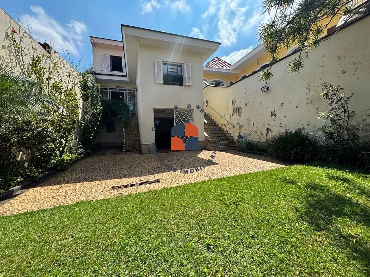 Casa com 3 dormitórios e jardim na City Lapa