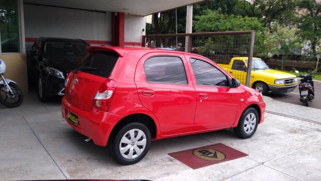 Etios Hatch X 1.3 16v - Foto 4
