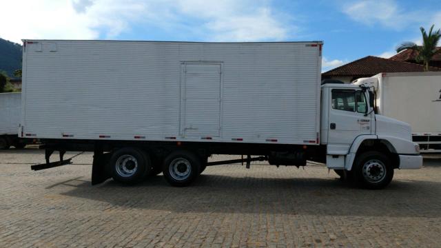 MB L 1620 Truck Baú 2006