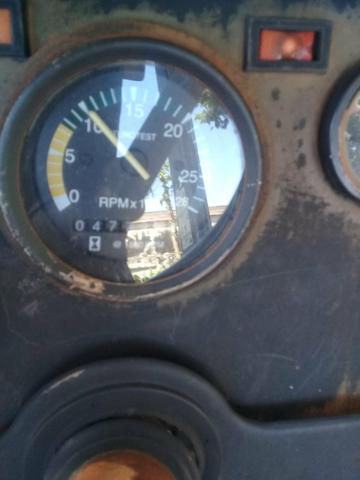 Trator MF 275 4x4 ano 2000/2001