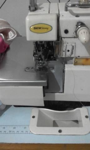Máquina overloque modelo sew strong