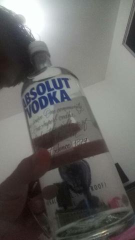 Vendo vodka absolut lacrada - Foto 2