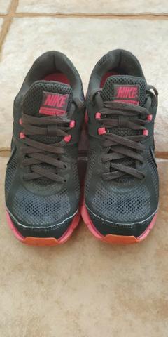 Tênis NIKE