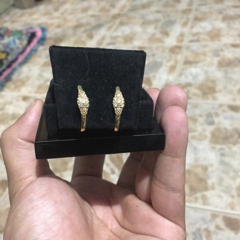 Brinco de ouro 18k 750 14 pedras de brilhante