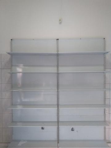 Balcão e prateleiras 400 reais tudo
