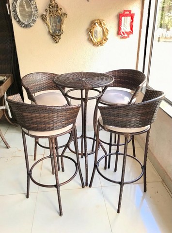 Conjunto Mesa Bistrô Junco Concha 4 Banquetas - Foto 2