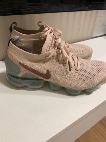 vapormax taupe