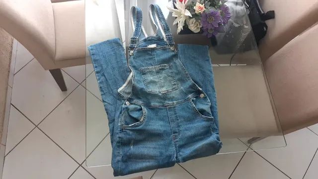 Linda jardineira jeans tamanho 12 anos  - Foto 3