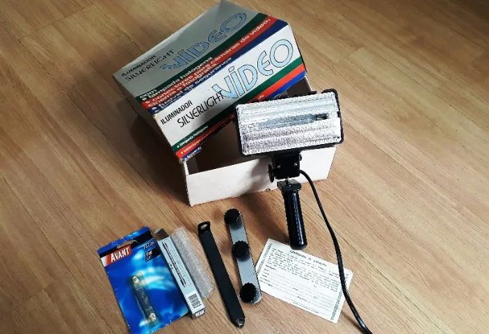 Iluminador  Silverlight  Vídeo 110 V + Tripé - Foto 2