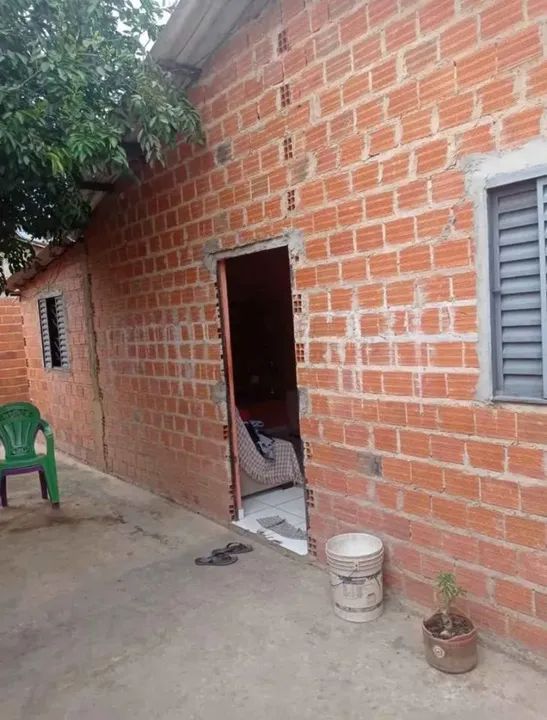 Vendo casa na estrutural