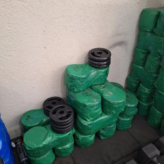 4 Anilhas Pintadas de 2KG por R$ 79,92 (R$ 9,99 o Quilo) - Foto 3
