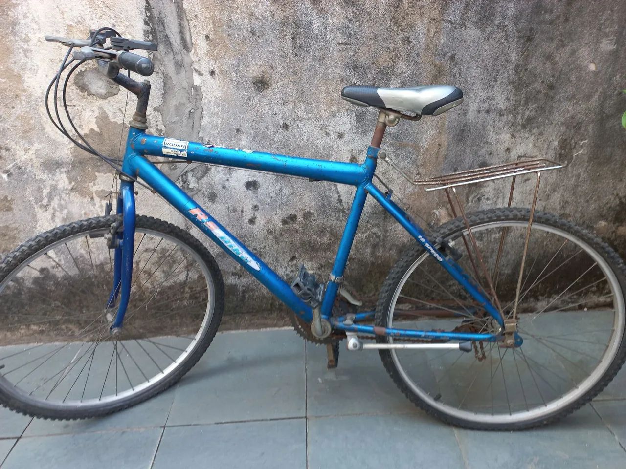 Bicicleta antiga 18 Speed no estado 