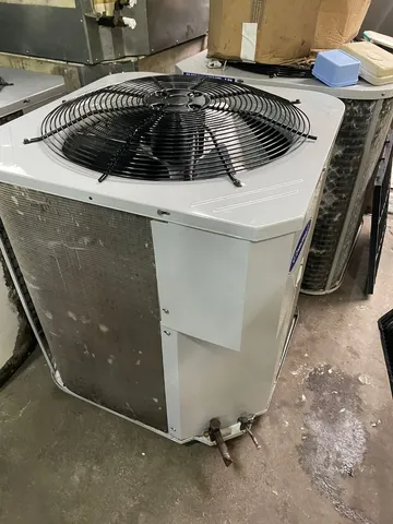 Condensadora Carrier 90.000 BTUs redonda