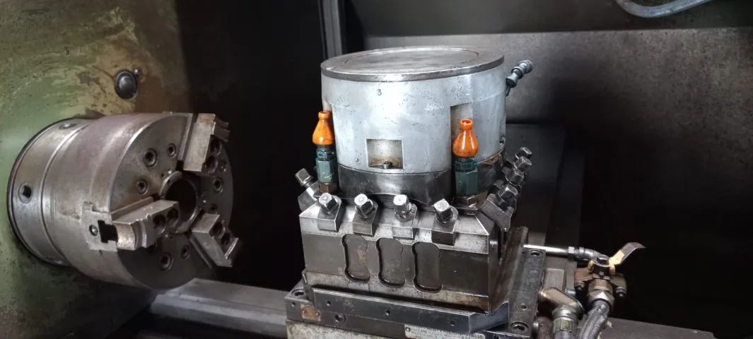 Torno CNC Romi ECN 40 - Foto 4