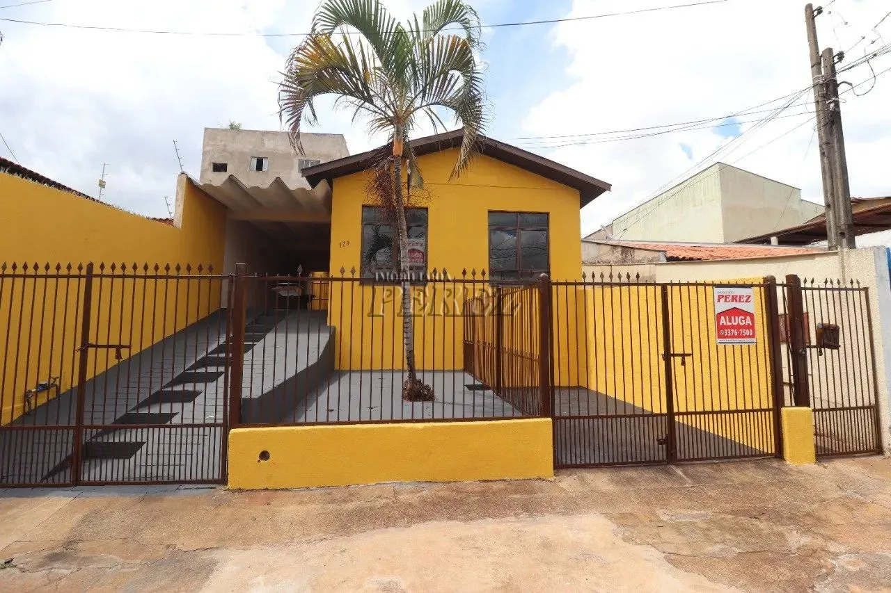 Casa para alugar no Jardim Paulista, região norte de Londrina.